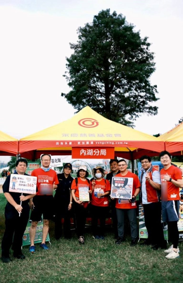 內湖波麗士宣導情形。（記者薛秀蓮翻攝)
