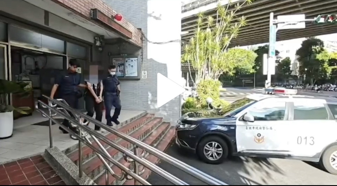 移送犯嫌畫面。(記者薛秀蓮翻攝)