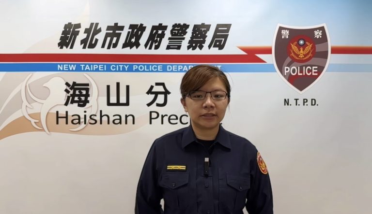 海山警分局新海所所長詹螢姍說明。（記者徐煜勝翻攝）