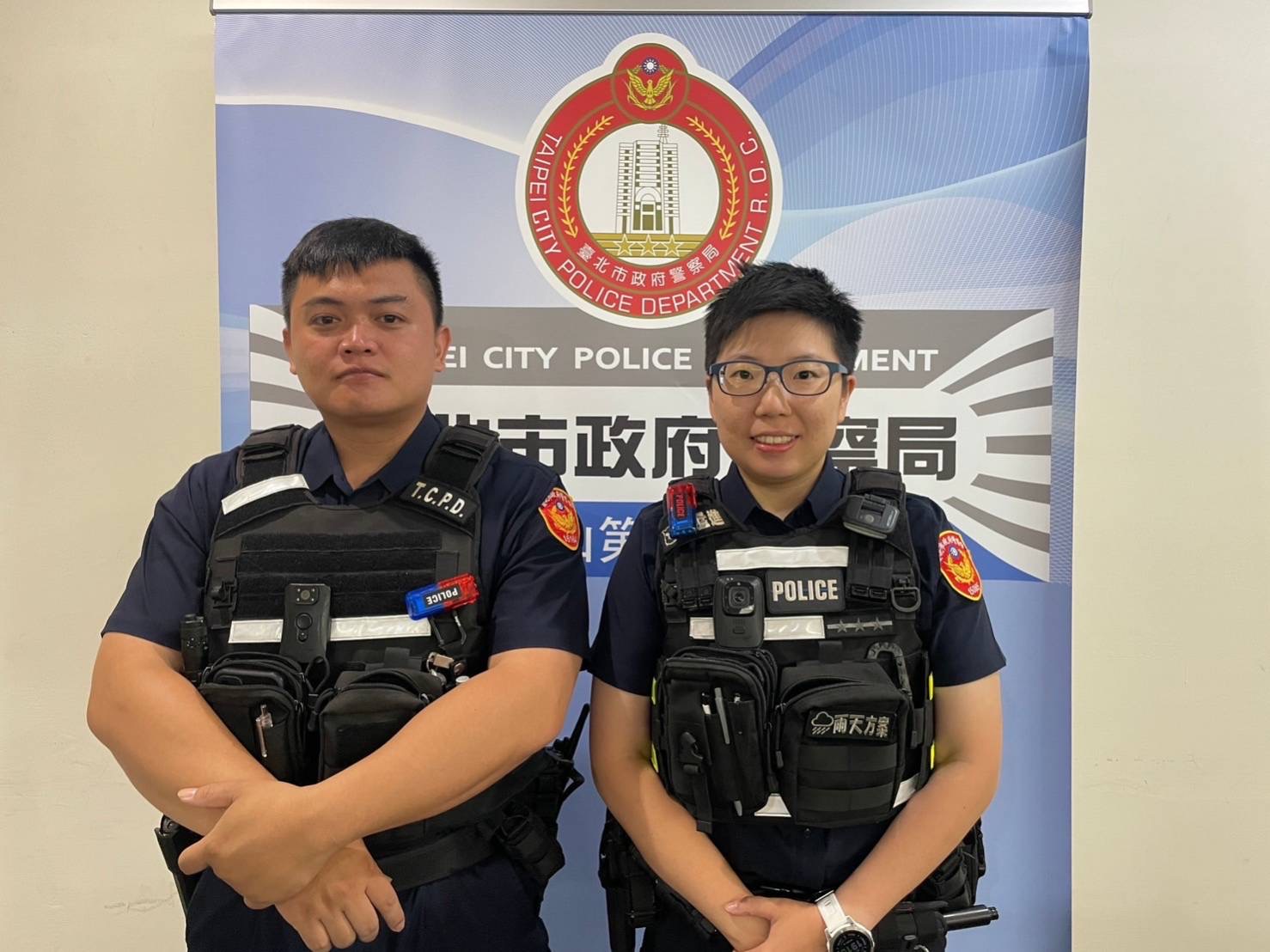 復興派出所警員劉明翰(圖左)、警員方心(圖右)。(記者 張艷君翻攝)