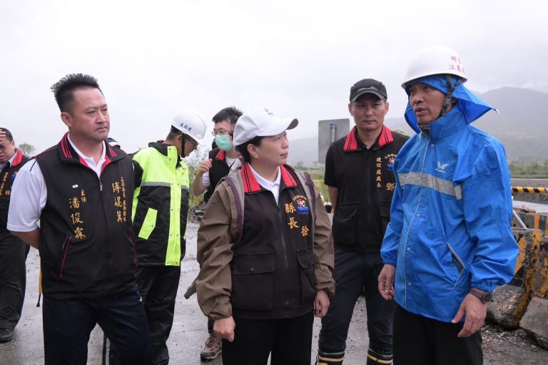 關心農民安危與生計|徐榛蔚視察南區排水工程