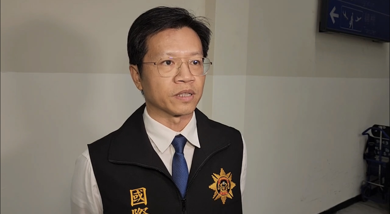 刑事警察局國際刑警科研究員李昆達說明。(記者徐煜勝翻攝)