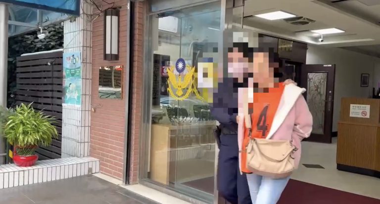 永和警將賭場負責人移送法辦。(記者徐煜勝翻攝)