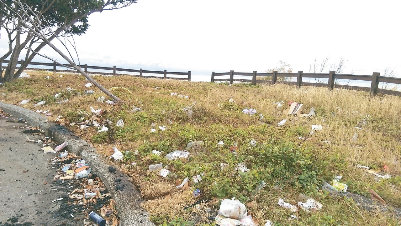 觀光區域垃圾量暴增的主要原因是觀光客的行為。（圖/蕭禾翊翻攝）