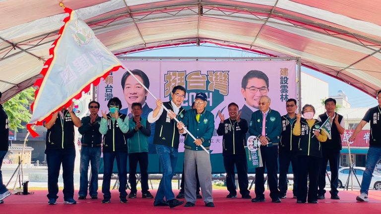 賴清德劉建國崙背聯合競選總部成立，鄉親們會中力挺。（記者林金聖翻攝）