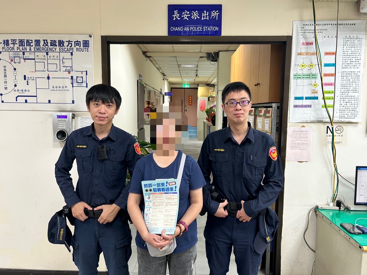 北投分局長安派出所警員陳建銘(左)、郭韋辰。(記者薛秀蓮翻攝)