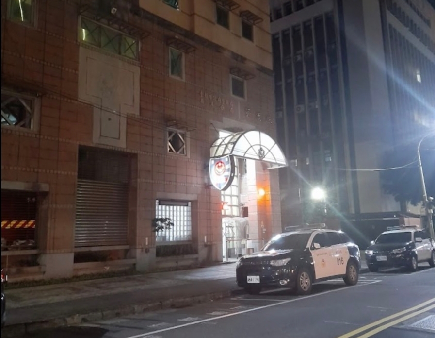 南港分局警備隊爆黑幕一樁又一樁,被嘲笑是黯黑分局。(翻攝自Google地圖)