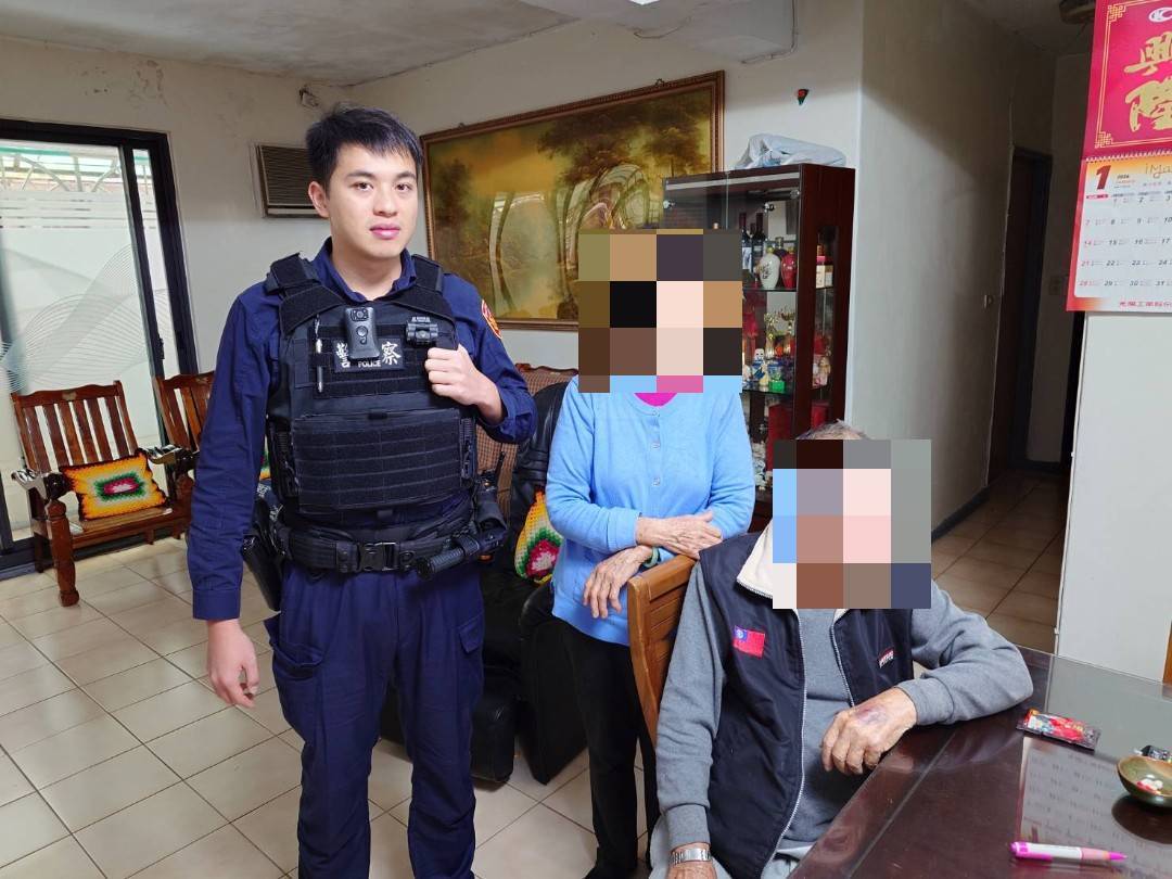 文山第二分局呼籲,隨著社會老齡化程度不斷提高,失智老人走失事件日益頻繁,家屬應給予佩戴愛心手鍊,以提高尋回走失老人的機率。(記者黃荷琇 翻攝)