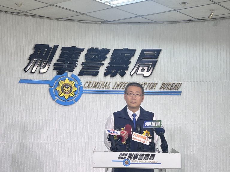 刑事局偵查第九大隊副大隊長吳柏羲說明。（記者徐煜勝翻攝）