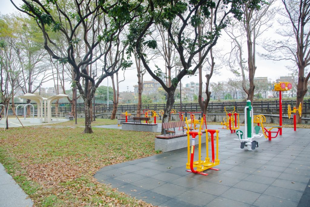 市府首階段已完成西雅公園、台溪親子公園環境改善,未來將加速串聯客雅溪沿岸5座公園。(圖/記者林照東翻攝)