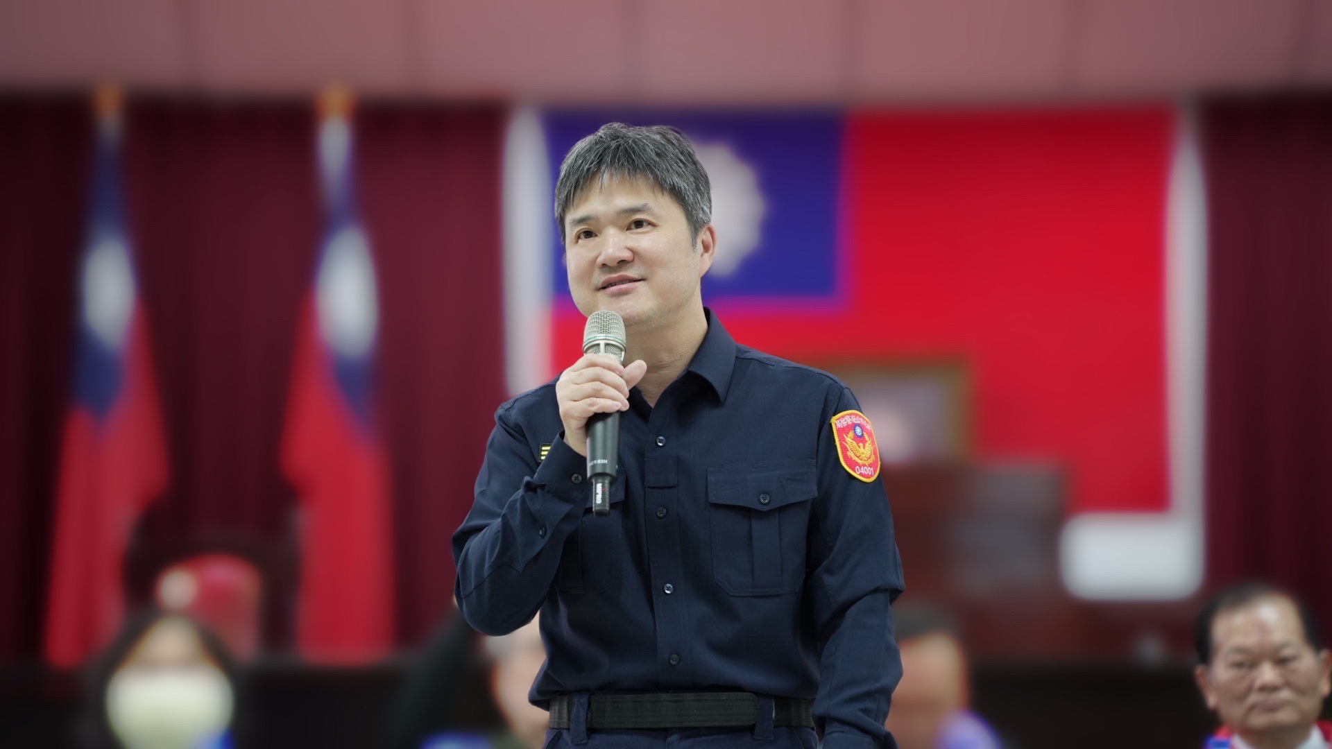 新莊警分局長王鴻儒主持治安會報。(記者徐煜勝翻攝)