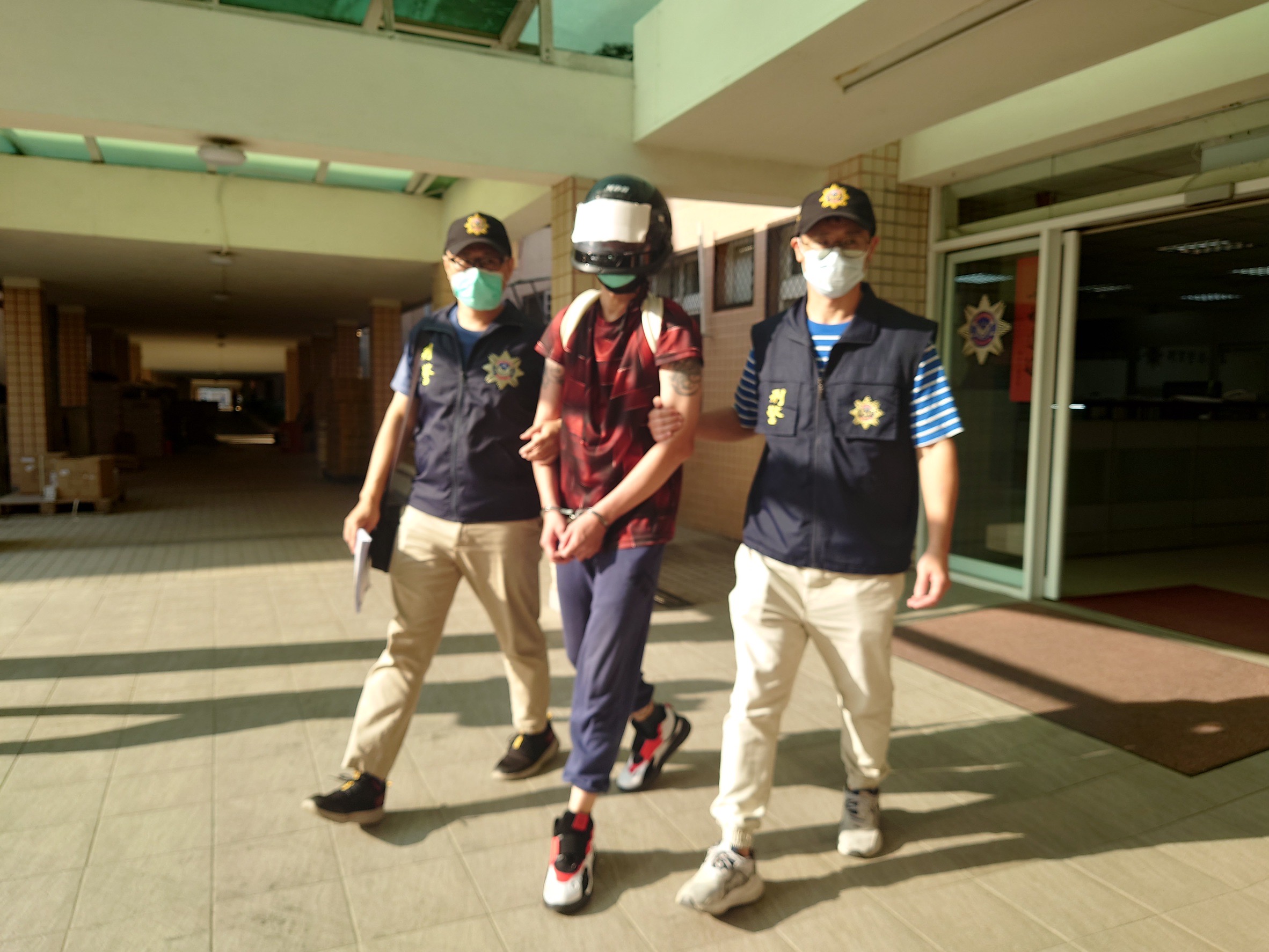 警訊後將犯嫌移送件方偵辦。(圖/航空警察局提供)