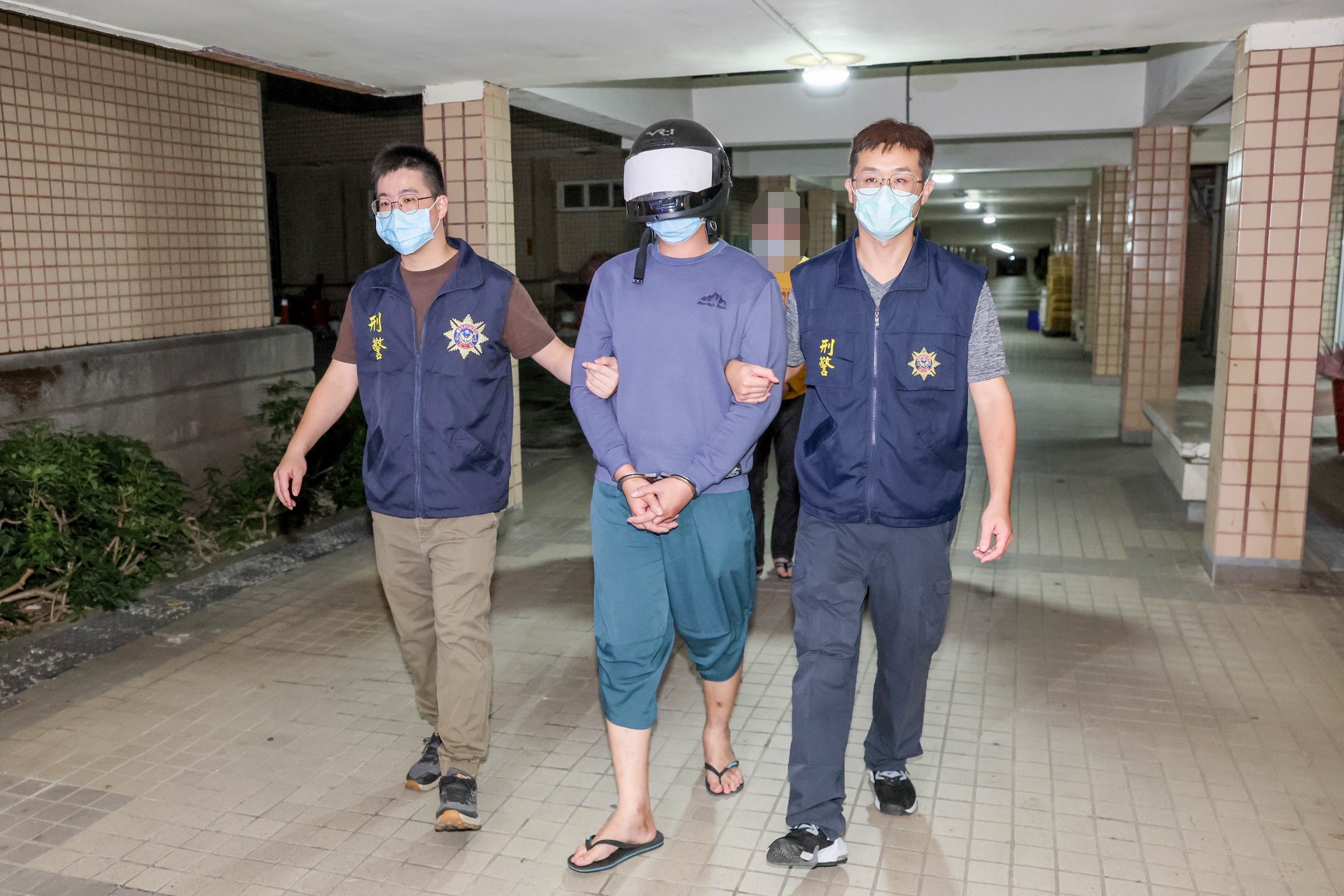 警訊後將犯嫌移送件方偵辦。(圖/航空警察局提供)