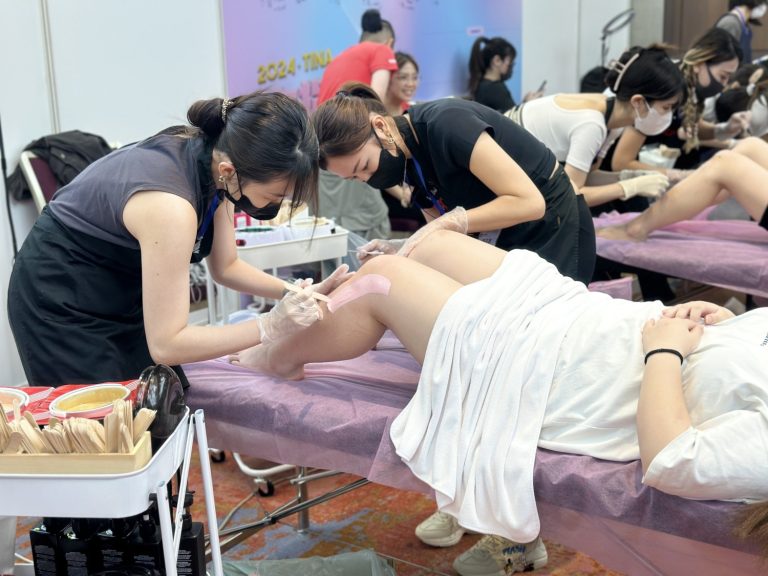 今年的比賽亮點新增「熱蠟脫毛職人冠軍王擂台賽」(圖/由金指獎賽事單位提供)