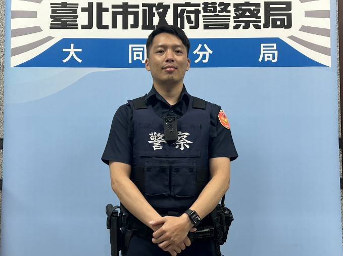 寧夏路派出所警員王文宏呼籲,家中有需要獨自外出的長者時,家屬應增加關注其安全,盡可能減少讓長輩單獨外出。(記者黃荷琇 翻攝)