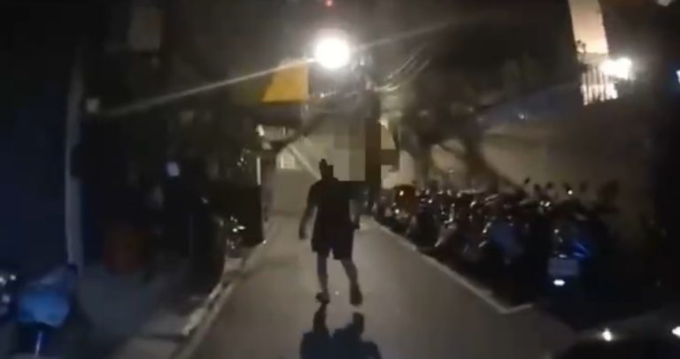 男子見警上前攔查立即逃跑。（記者徐煜勝翻攝）