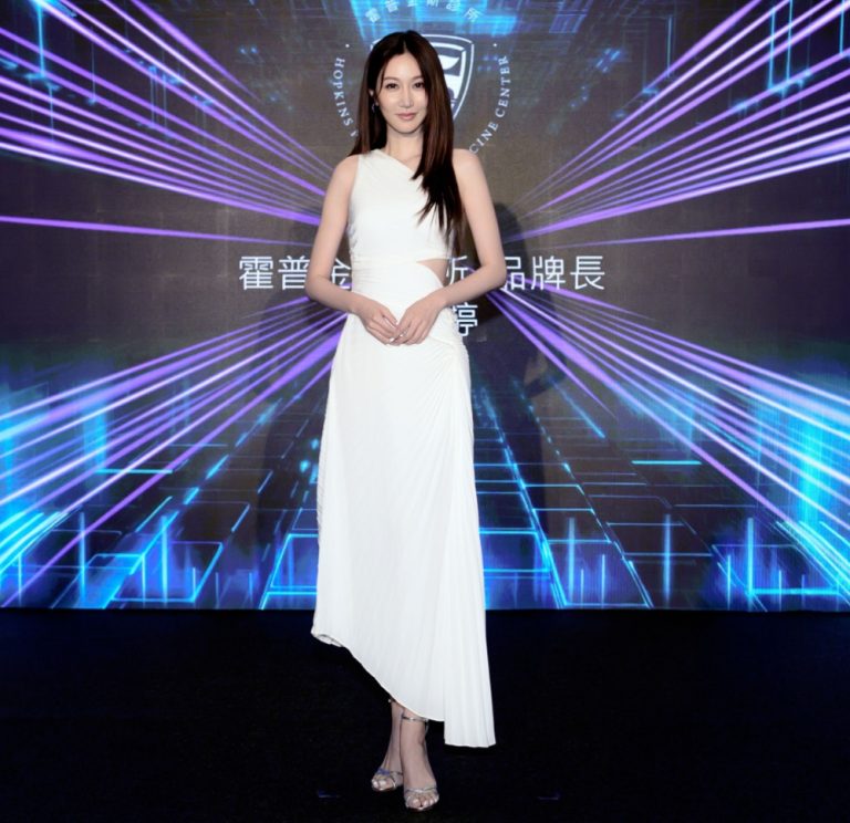 曾莞婷17日出席記者會，宣布擔任霍普金斯診所品牌長。(圖/業者提供)