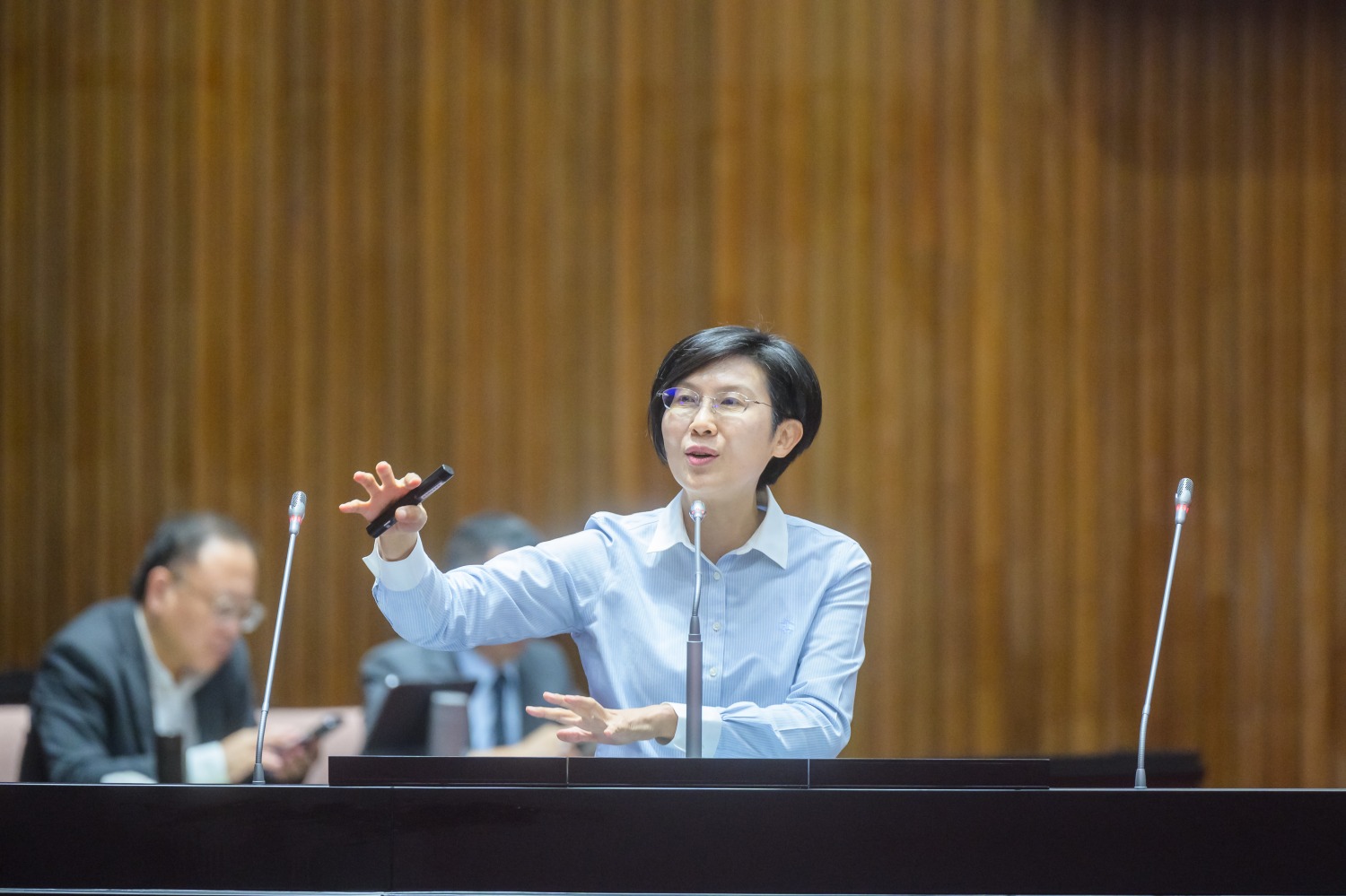 民進黨立委林岱樺在立法院總質詢時,向行政院長卓榮泰提出了少子化、能源安全和保存台灣眷村文化等三大議題的質詢。(圖/林岱樺國會辦公室 提供)