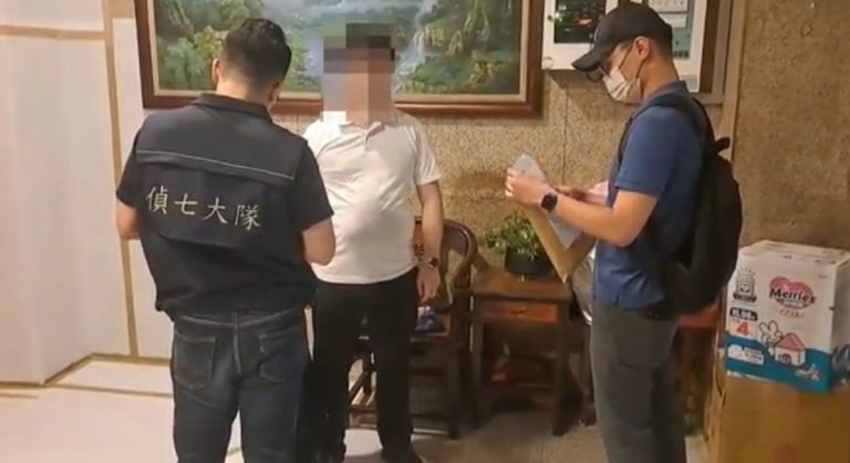 刑事局警方逮捕李嫌。（記者徐煜勝翻攝）