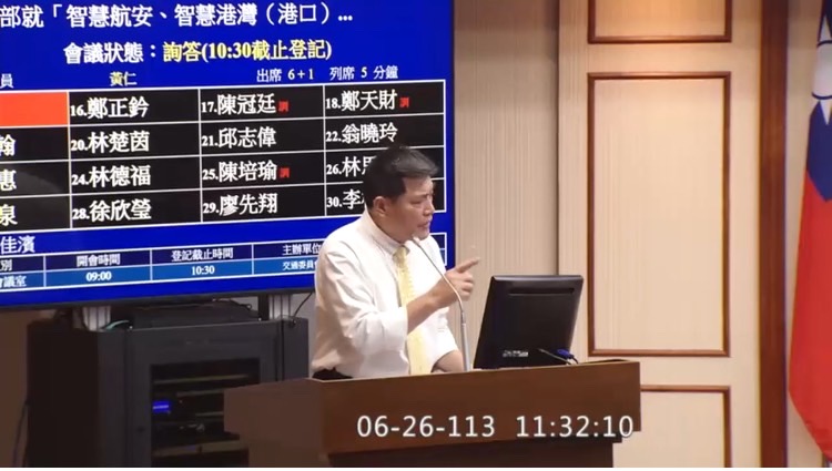 黃仁具體建議,交通部不僅應恢復台中—台東航線班機,同步增加台中國際機場飛往花蓮與台東航班,並降低票價。(國會頻道)