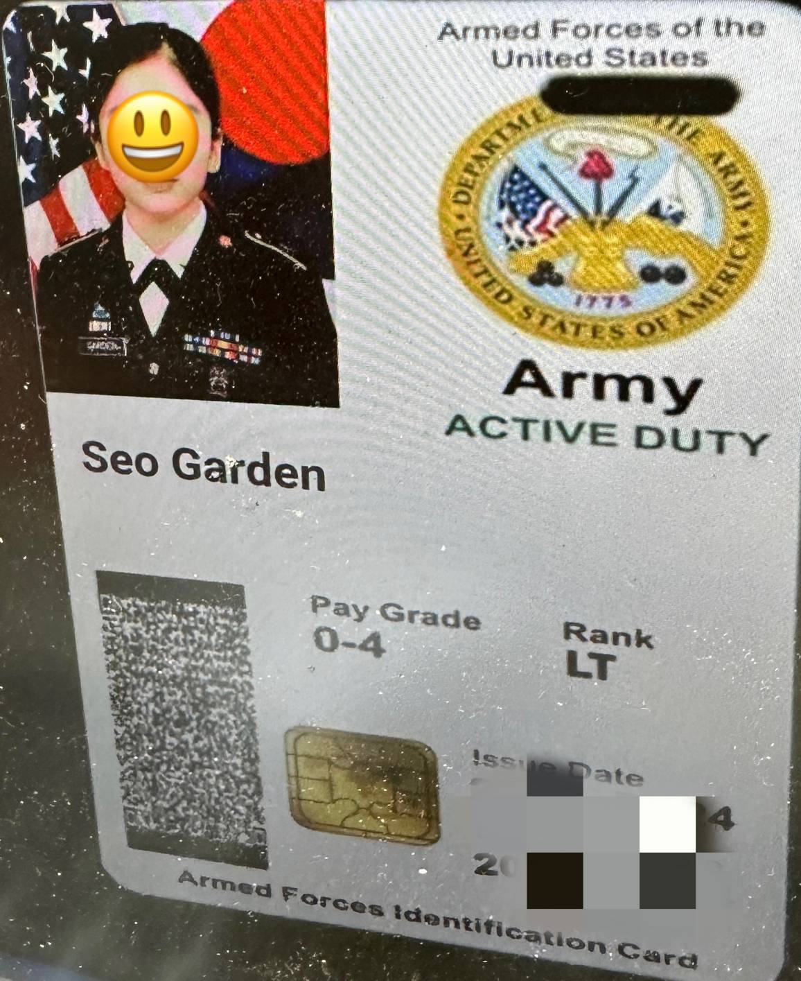 73歲老先生透過網路交友,結識葉門的戰地女軍官Seo Garden,卻遭遇詐騙。(記者黃荷琇 翻攝)