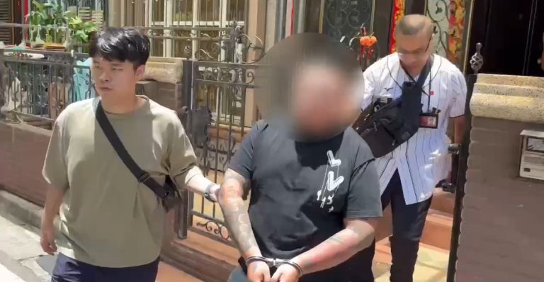 警方逮捕北聯幫背景詐團成員。(記者徐煜勝翻攝)