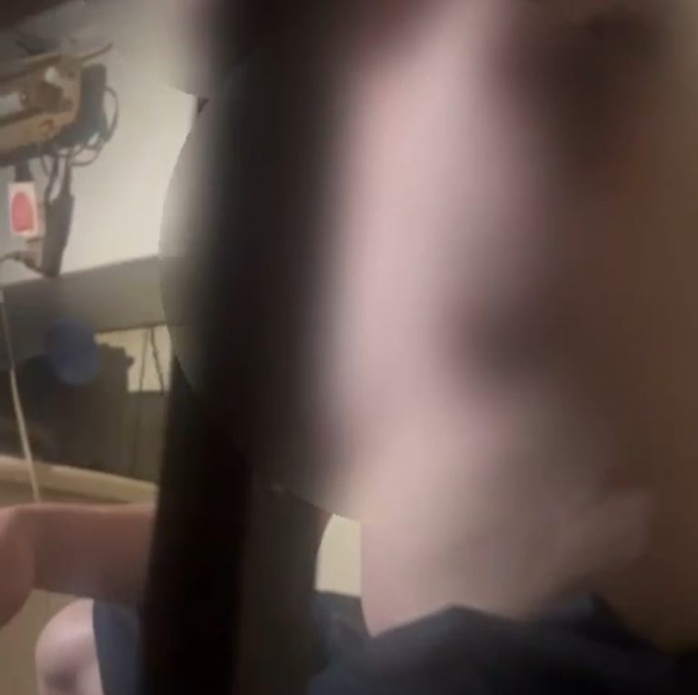 新北警長期跟搜，查獲劉男身藏改造槍枝2把。（記者徐煜勝翻攝）