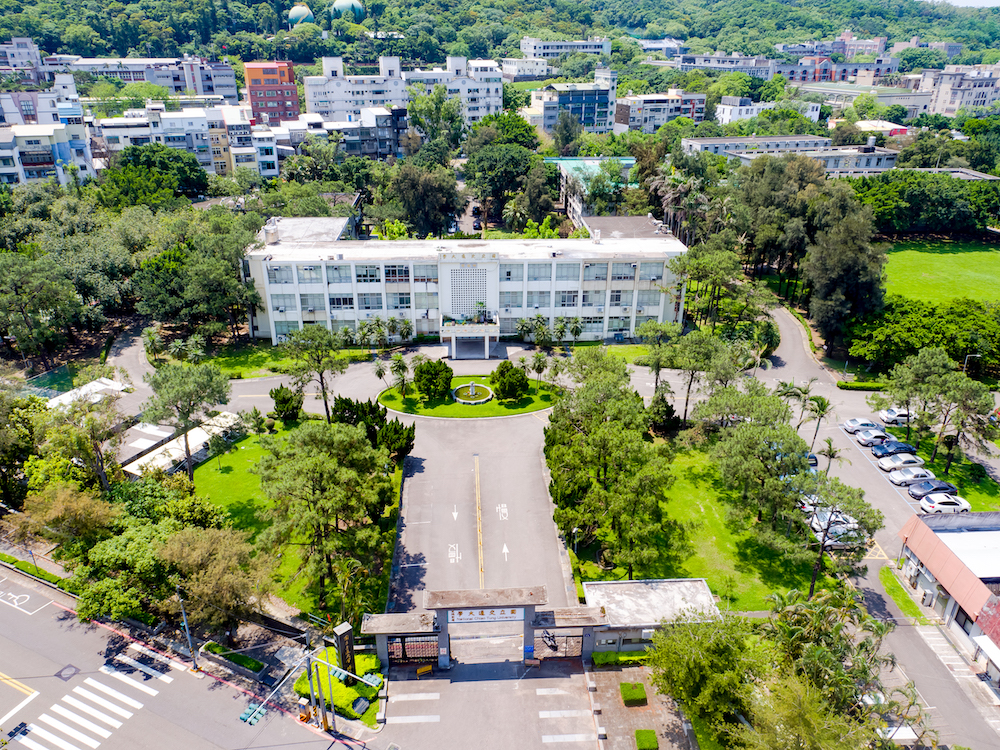 呼應輝達執行長黃仁勳的生命科學工程化，陽明交大今夏成立工程生物科學學院。（圖/記者林照東翻攝）