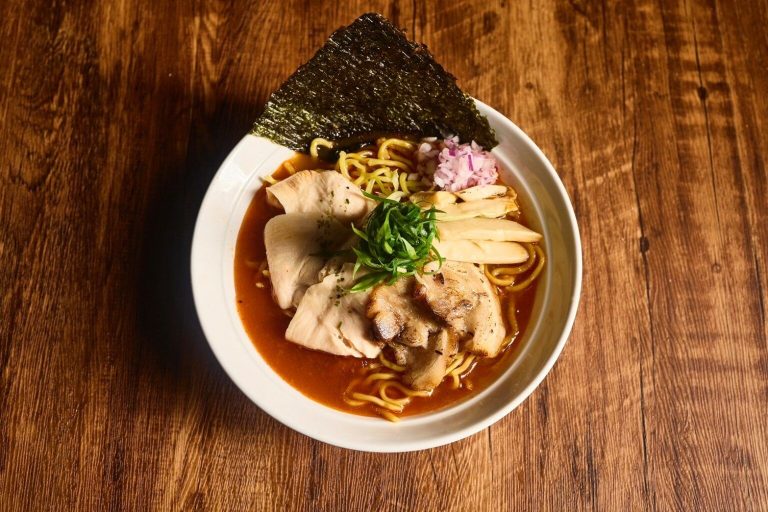 睦月拉麵店的招牌商品是各式精心調整的湯頭。(圖/睦月拉麵店提供)