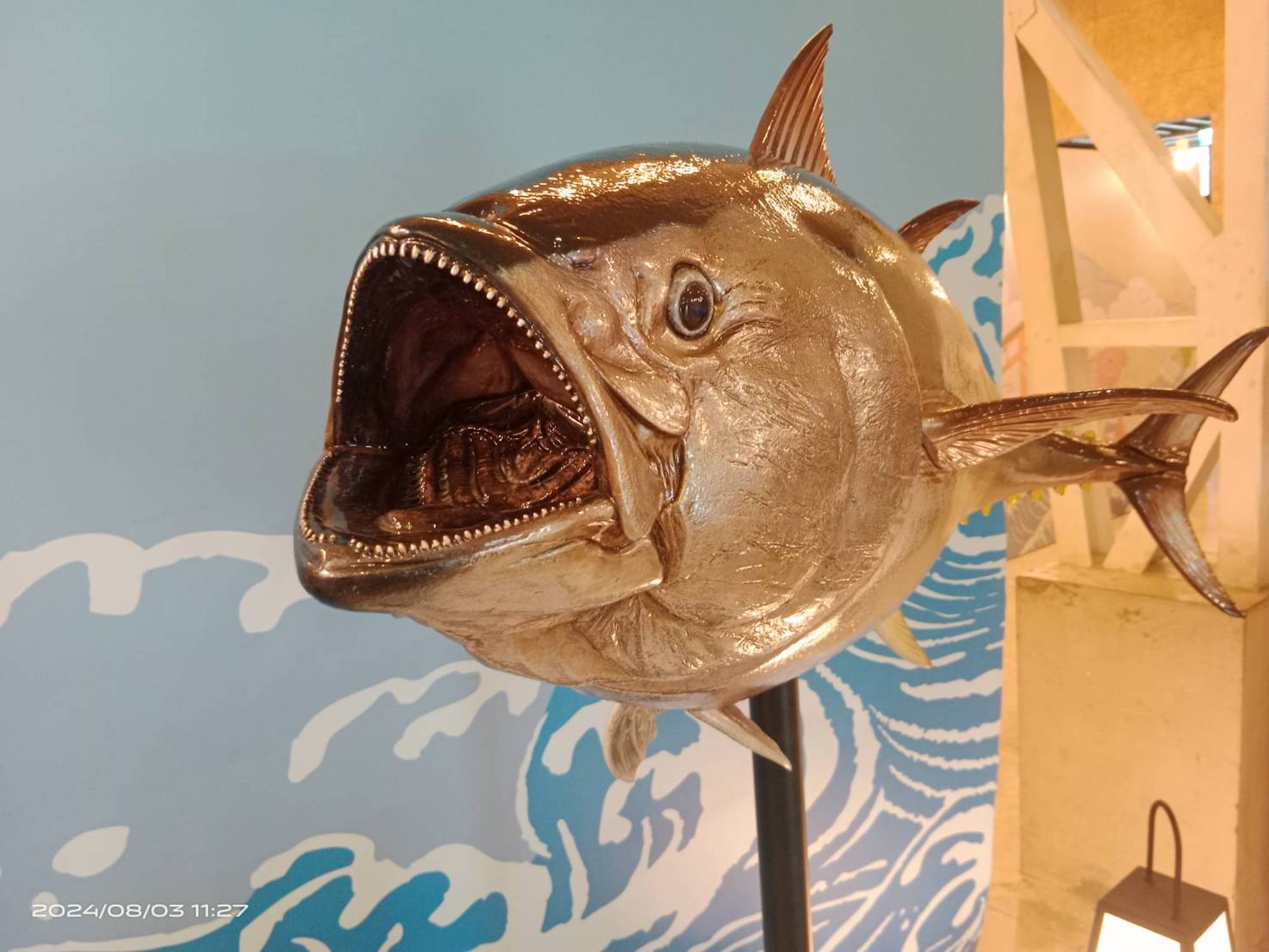 展覽與在地餐廳業者合作推出日本海產餐點,帶來視覺與味覺結合的精彩饗宴。(圖/記者黃溎芬攝影)