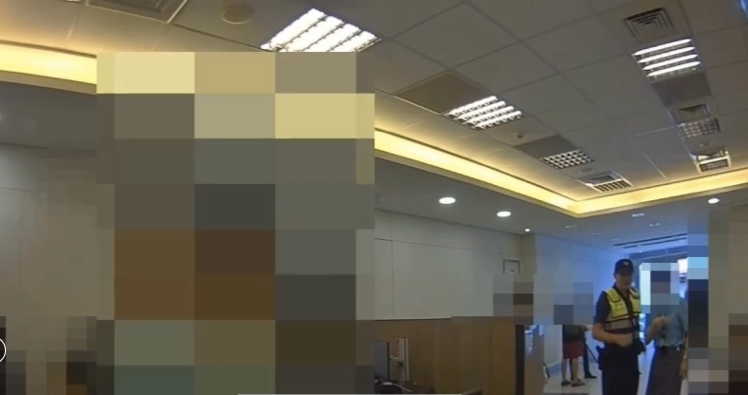 富邦銀行行員機警通報警方至現場向張婦說明,阻止張婦匯款,讓張婦辛苦積蓄才能保住。(記者 張艷君翻攝)