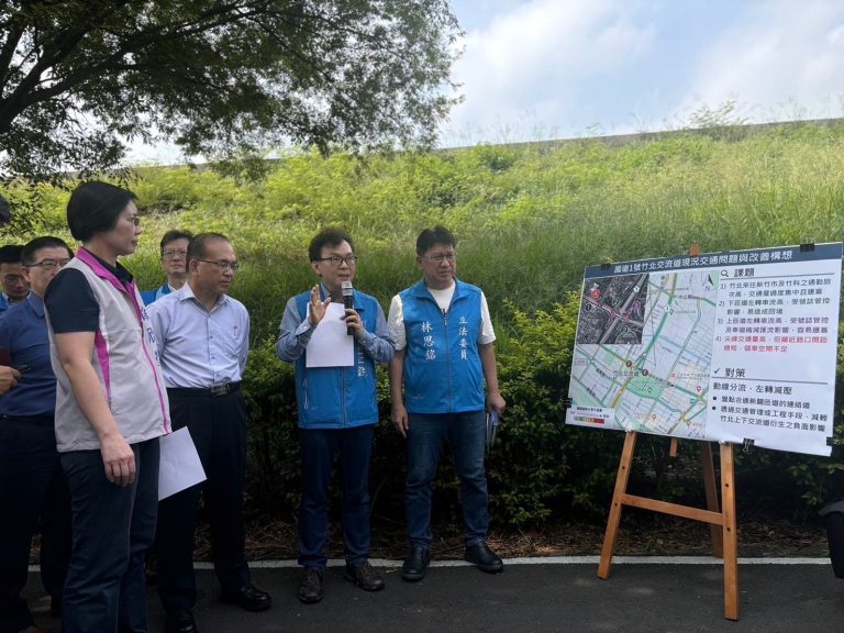 立委鄭正鈐要求交通部積極改善大新竹地區交通壅塞問題。（圖/記者林照東翻攝）