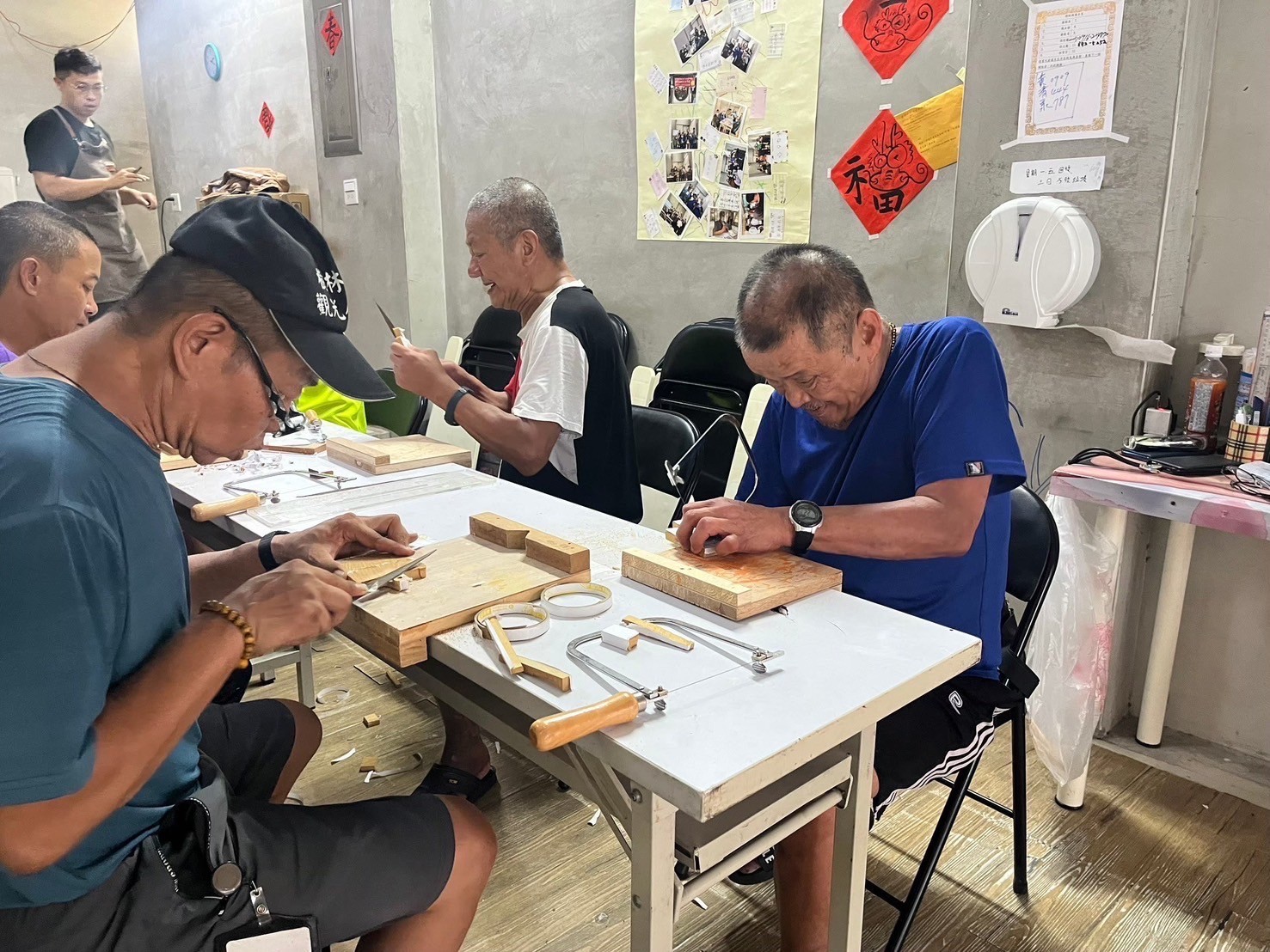 今年共辦理59小時課程,246人次參與,設獎勵金鼓勵街友提升技能、重返職場。(圖/記者林照東翻攝)