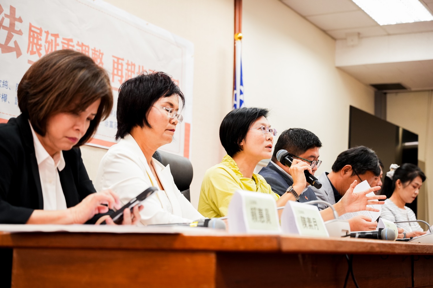 林岱樺指出,《國土計畫法》以國土保育為名,實際上嚴格限制土地使用和開發,對農民、土地所有權人等各方造成負面影響。(圖/林岱樺國會辦公室)