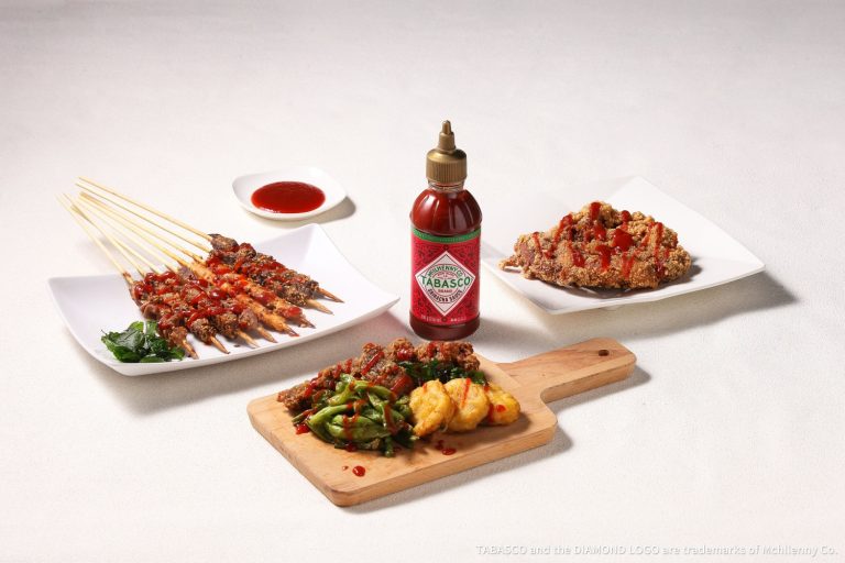 中秋節烤肉必備！串燒、鹹酥雞、炸雞，搭配TABASCO是拉差辣醬，風味絕佳！讓你成為派對焦點人物！(圖／欣臨企業提供)