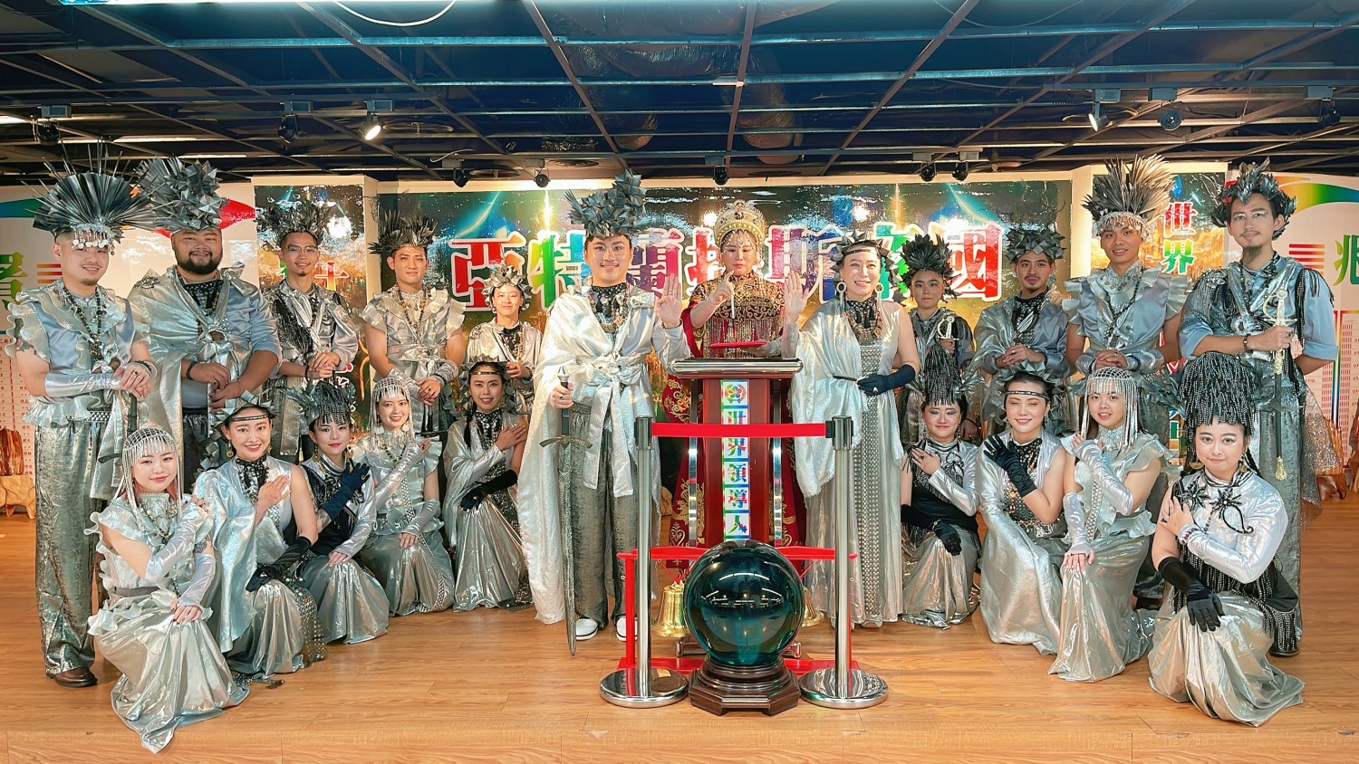 「靈魂の百貨」強調愛情的普世價值,無論性別、性向,每個靈魂都有權力擁有真愛,並將愛情如隕石般長久延續。(圖/靈魂の百貨提供)