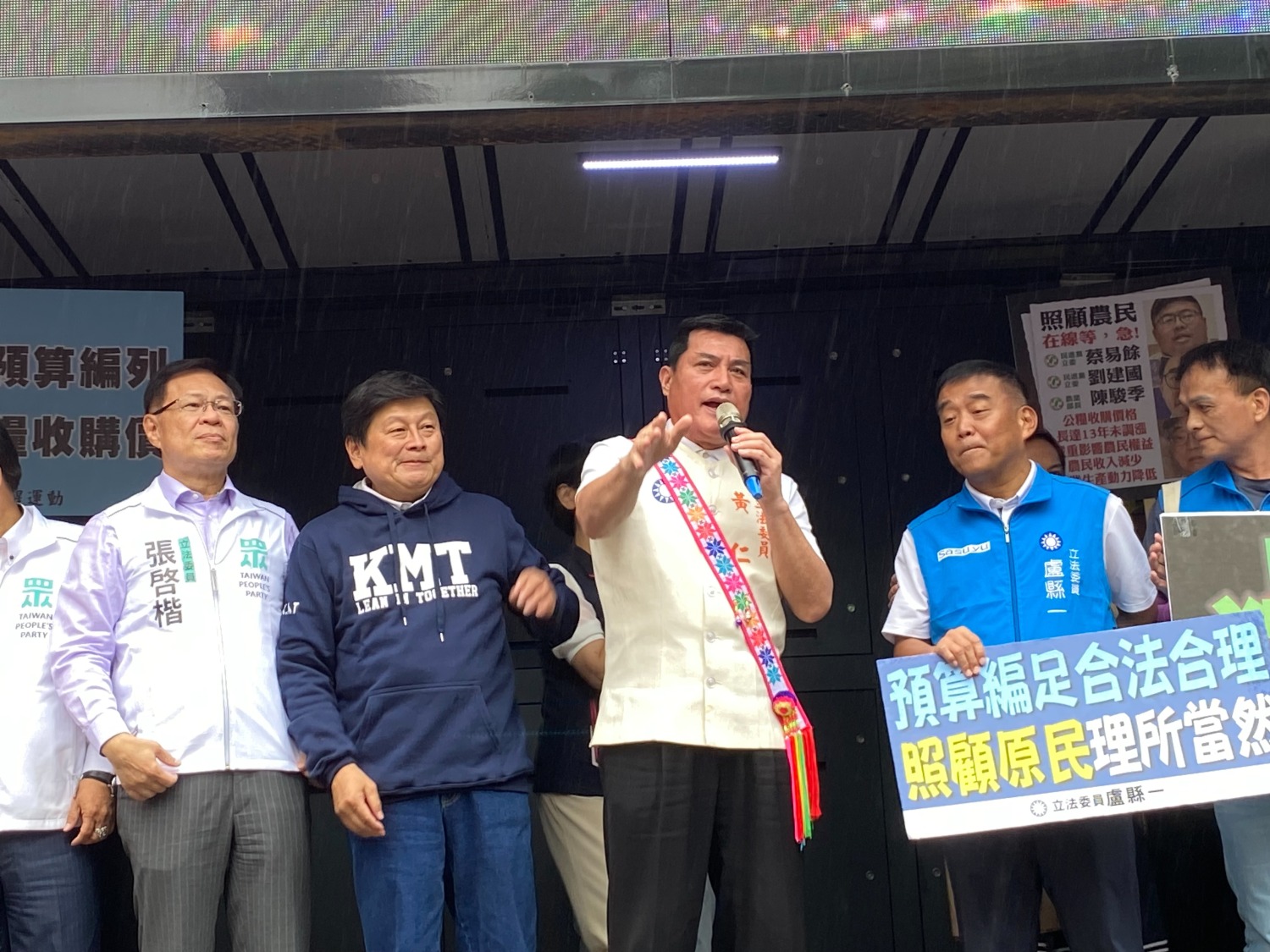 黃仁則重申,事實上,禁伐補償條例今年6月立法院就三讀通過,將補償金額從每公頃3萬元調整到6萬元,這是政府限縮原住民的生計所進行的合理、合法必須進行的補償。(記者包克明 攝)