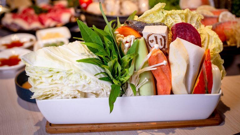 小川鍋物表面看似一家普通的火鍋店,背後卻承載著一個關於土地、農民與文化的深厚故事。(圖/小川鍋物提供)