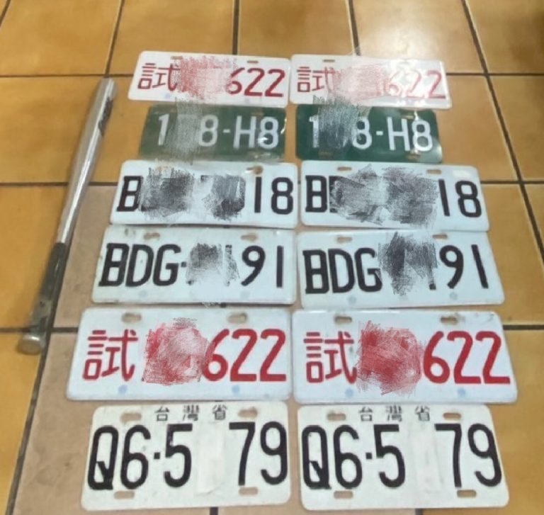 犯嫌利用偽造車牌用於車行作試車牌使用。（記者徐煜勝翻攝）