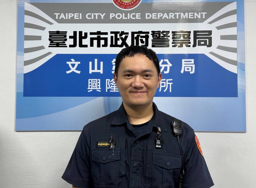 興隆派出所警員吳旻諺表示,檢肅毒品是警察工作的重點,針對毒品犯罪採取零容忍態度。(記者 黃荷琇翻攝)