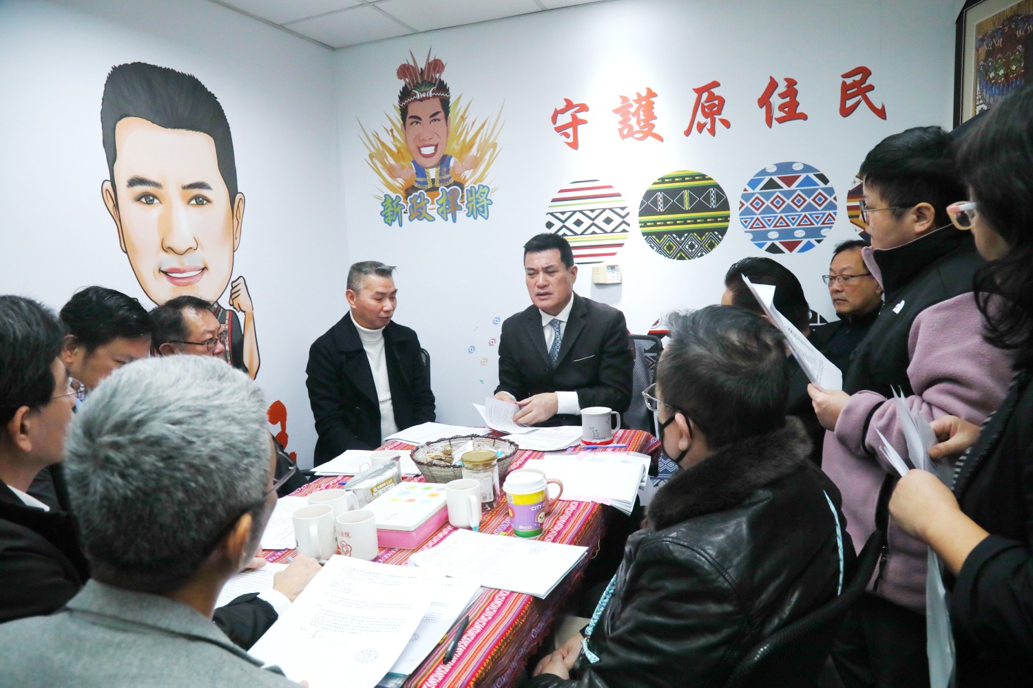 黃仁提案凍結「公共建設及社會服務推展業務」100萬元,要求原民會提出書面報告,始得動支。(記者包克明 攝)