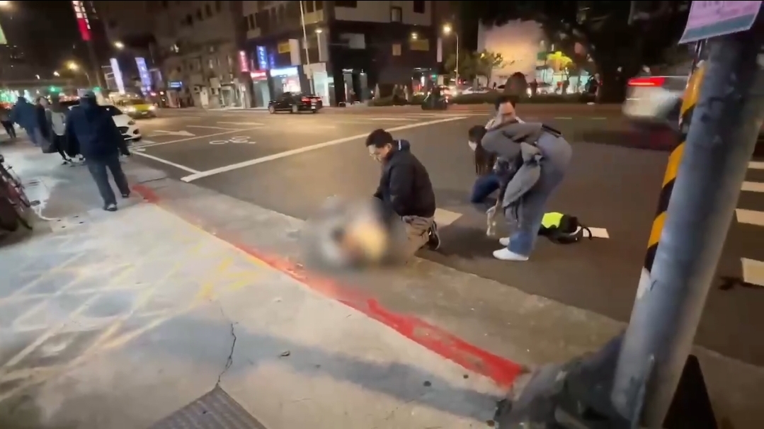 警方縝密追查下,成功逮捕詐騙集團核心金流負責人鄧嫌(31歲),瓦解詐騙集團的資金鏈。(記者 黃荷琇翻攝)
