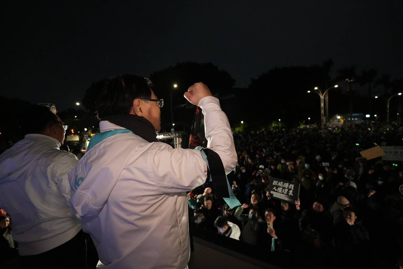 張啓楷強調,「111釘孤枝」遊行是司法改革的第一步,不是結束,對抗不公不義的司法和威權體制,我們的行動不會停止。(圖/張啓楷國會辦公室)