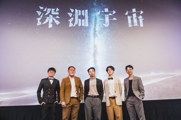 左起-監製編劇 鍾文濱、製作人 盧耕宇 、導演 陳恆義、副導 鍾孟辰、監製 黃平於映後進行大合影。 (圖/台灣活出新人啟發行動協會 提供)