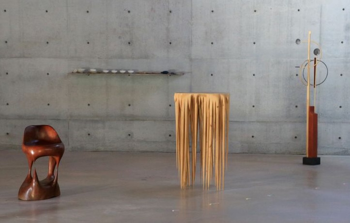 一場超越文化與時空藩籬的《雕塑家具—Sculpture Furniture》主題展覽,在台南藝術大學漢寶德紀念館登場。(圖/記者葉子綱翻攝)