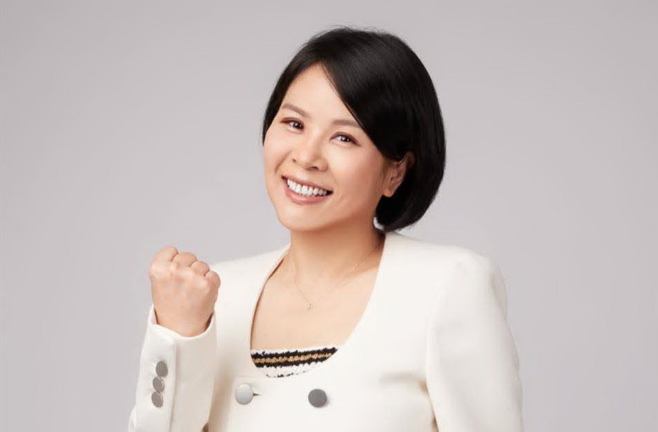 民眾黨不分區立委排序第15名的新住民李貞秀在接獲移民署補件通知後,已於三月繳交除籍文件給移民署。(記者 包克明翻攝)