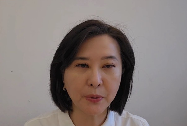 王鴻薇指出,現在美國政府狠狠的對我們採取了32%的懲罰新關稅,難道我們現在的政府又只能說樂觀其成了嗎?到底民進黨政府有對策嗎?(圖/王鴻薇國會辦公室)