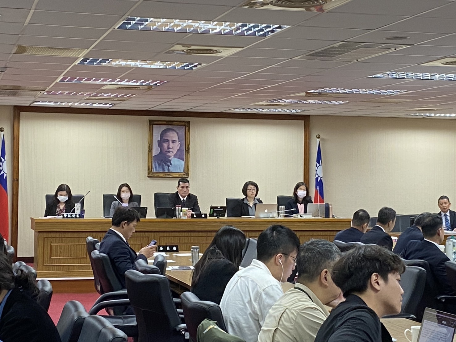 黃仁說,評估川普政府對台的對等關稅,短期可能很難達成協議,所以政府應該要考慮另闢一條生路。(資料照片)
