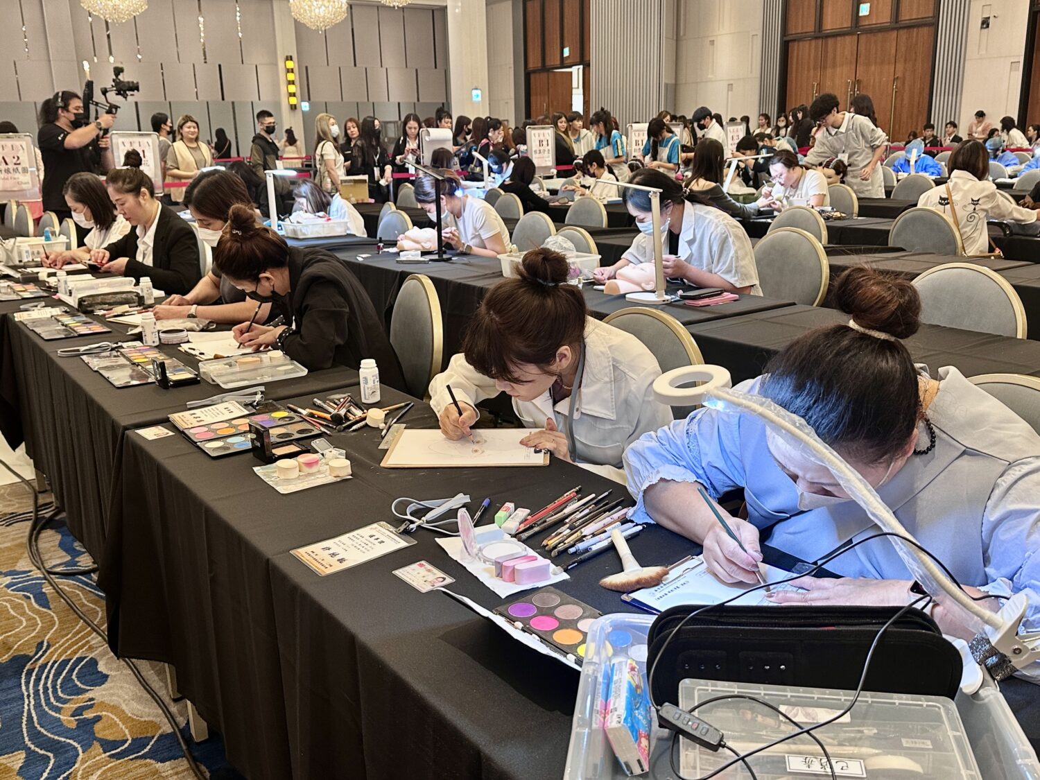 美學風尚創新魅力大賞動態競賽每位選手努力於賽場上拿出實力競爭交流。（圖/記者林照東攝）