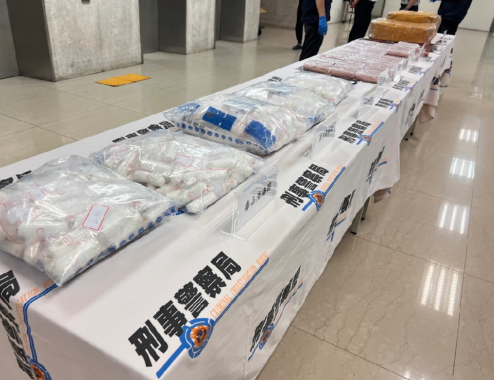 警方所查扣之海洛因毒品。(記者徐煜勝翻攝)